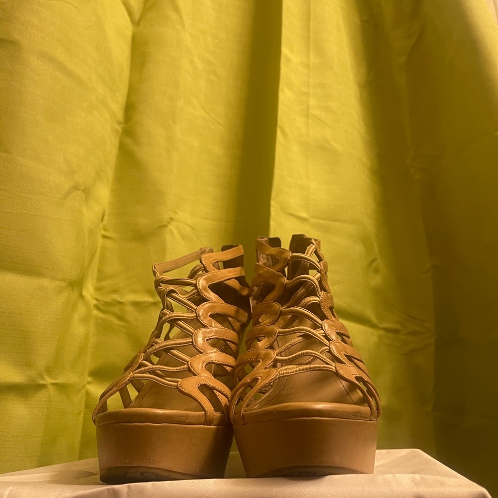 Comfortable shoe 5 inch heels